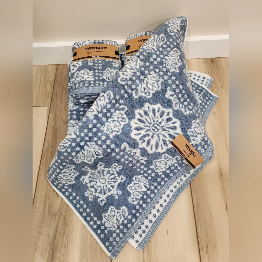 Wrangler Blue Bandana Bath Towel Set With Bath Rug